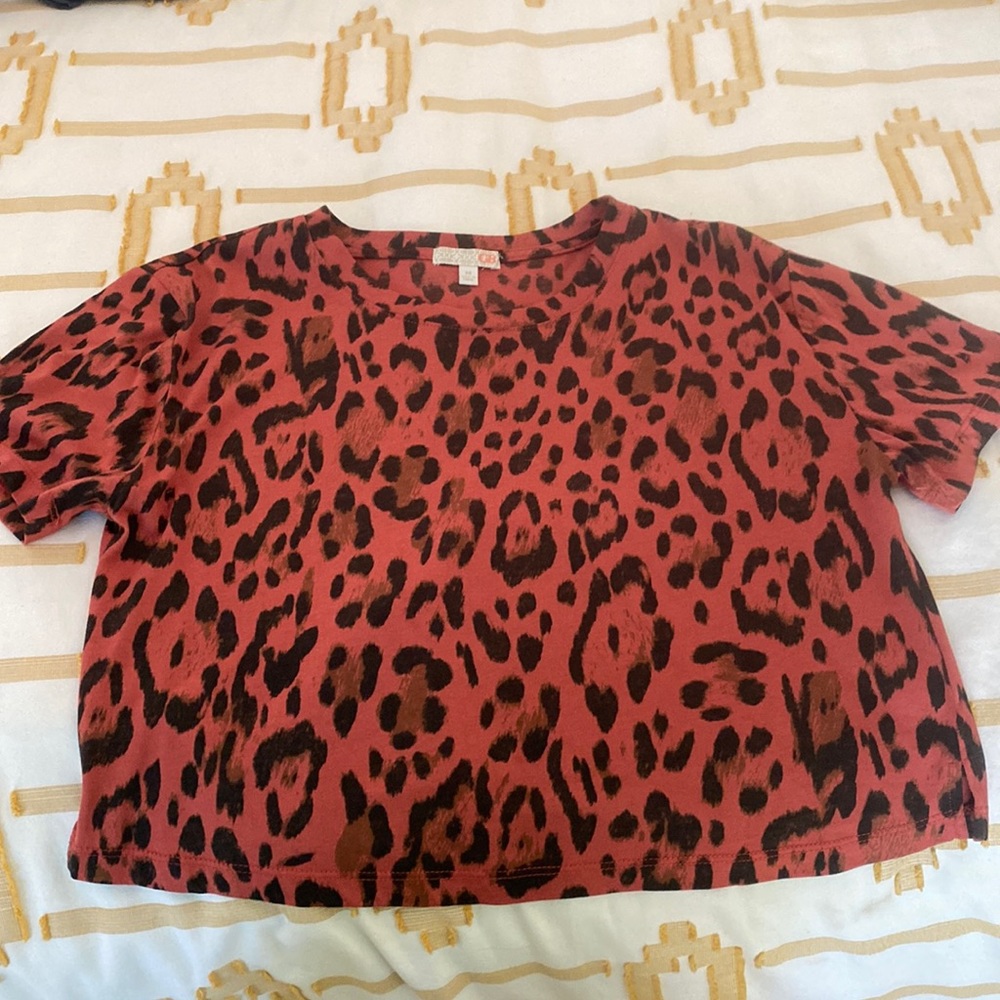 GB leopard crop tee